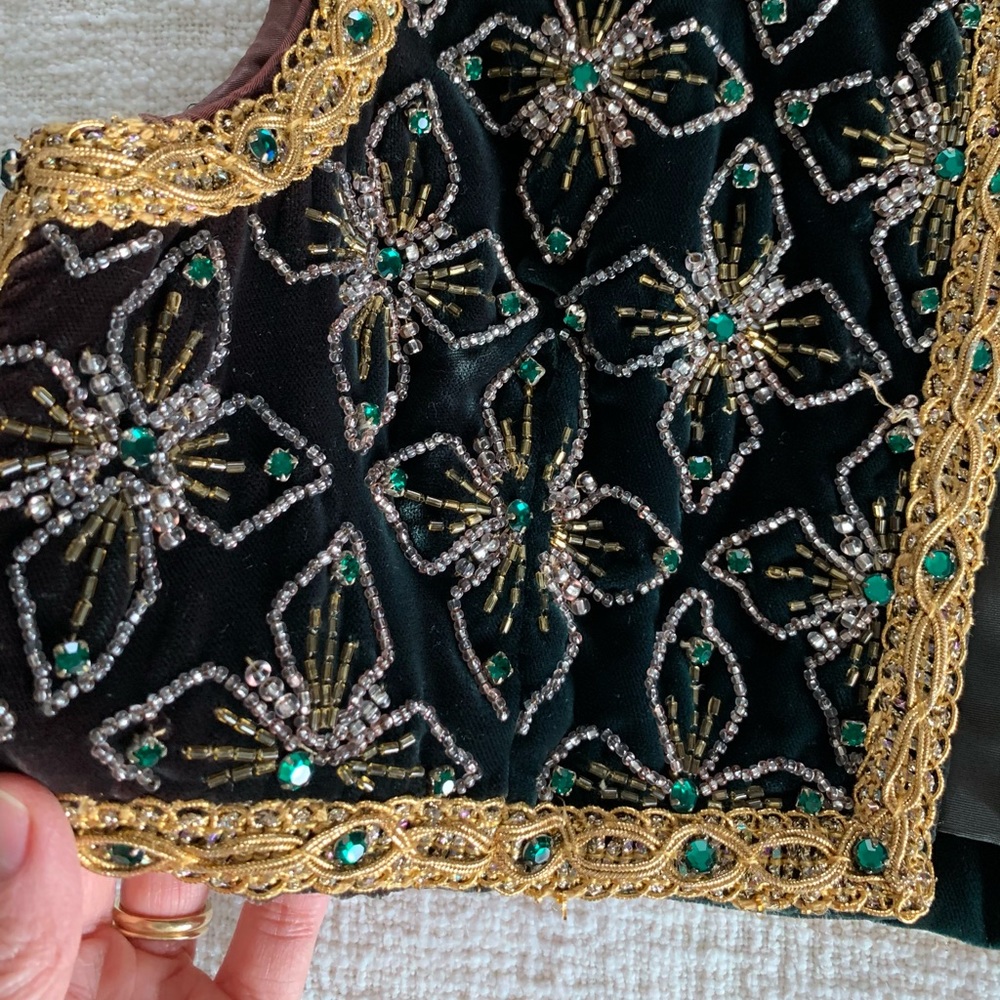 Vintage 60s green velvet & crystal crop vest - Picture 5 of 9